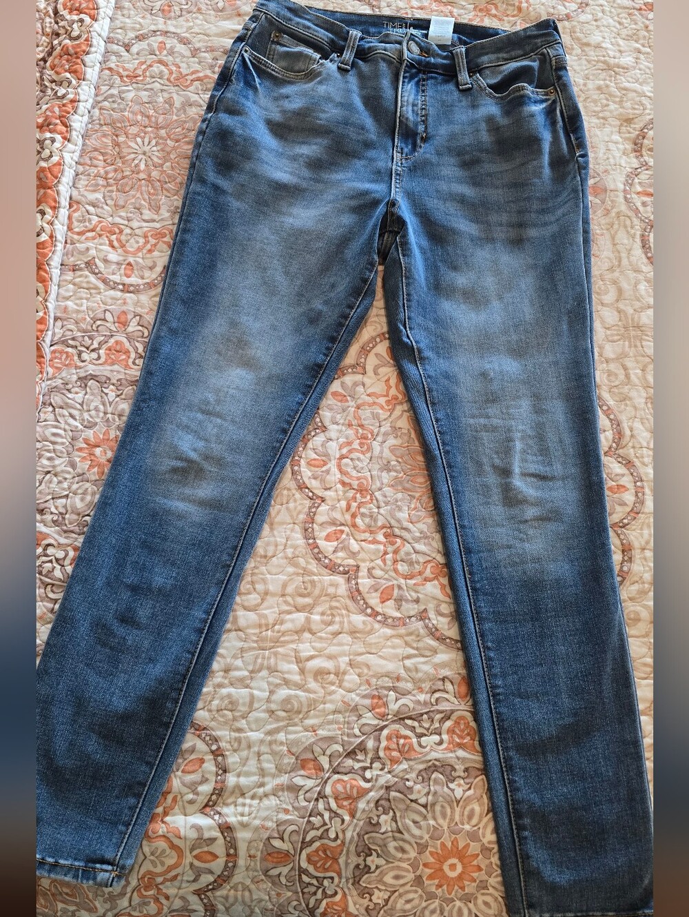 Time & Tru Women's High Rise Curvy Skinny Faded Blue Skinny Jeans Size 6